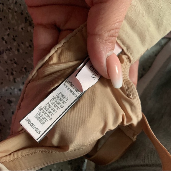 🔴SOLD🔴VS Bra Bundle 38DDD - Picture 7 of 8